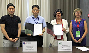 Издательская группа АСТ подписала меморандум о сотрудничестве с Посольством Республики Корея